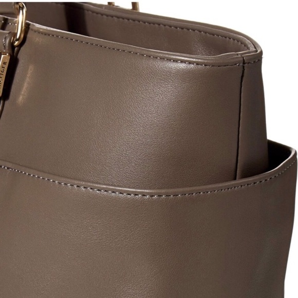Tommy Hilfiger Julia Tote in Mushroom - Picture 3 of 6